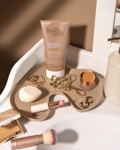 Bondi Sands Gradual Tanning Lotion Tinted Skin Perfector -Nue Boutique bondi sands gradual tanning lotion tinted skin perfector creme teintee auto bronzante pour un bronzage progressif 3