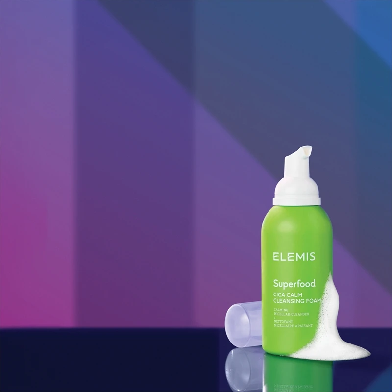 Elemis Superfood Cica Calm Cleansing Foam 3 Elemis Superfood Cica Calm Cleansing Foam – Image 3