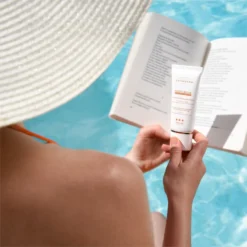 Institut Esthederm Photo Regul Pigmentation Irregularities Unifying Protective Care -Nue Boutique institut esthederm photo regul pigmentation irregularities unifying protective care soin unifiant pour peaux a hyperpigmentation haute protection solaire 1