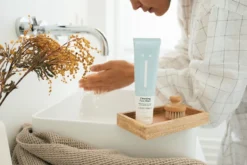 Naif Face 5 Naif Face -Nue Boutique naif face gel demaquillant et nettoyant 2