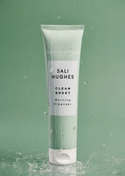 Revolution Skincare X Sali Hughes Clean Sheet 4 Revolution Skincare X Sali Hughes Clean Sheet -Nue Boutique revolution skincare x sali hughes clean sheet gel creme nettoyant doux 1
