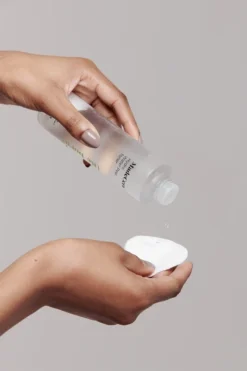 SKINRx LAB MadeCera Hydro Water Peel -Nue Boutique skinrx lab madecera hydro water peel lotion tonique exfoliante douce pour peaux grasses et a problemes 3