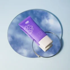 WHAMISA Organic Flowers Sun Cream 5 WHAMISA Organic Flowers Sun Cream -Nue Boutique whamisa organic flowers sun cream soin protecteur solaire spf 50 2